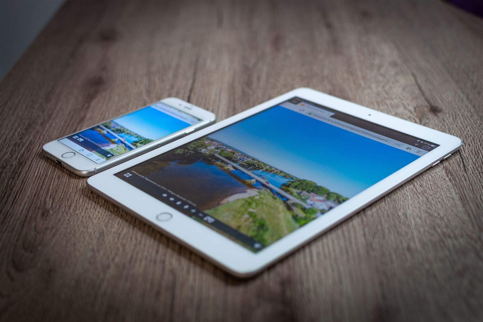 The same responsive website displayed on a smartphone and a tablet